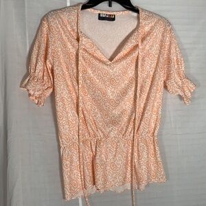 Rrrruss peach and white paisley peplum top short sleeve small
